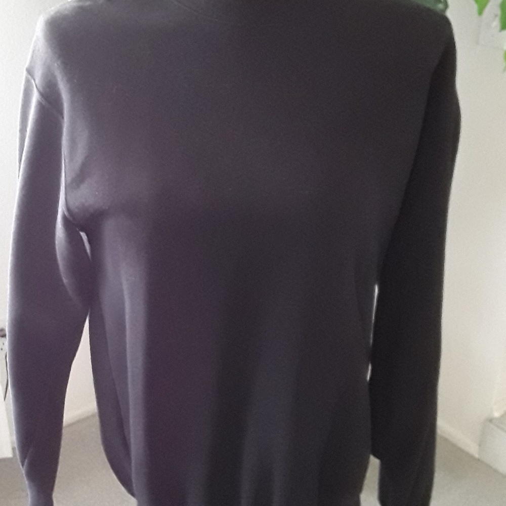 Gap Sport black sweat shirt